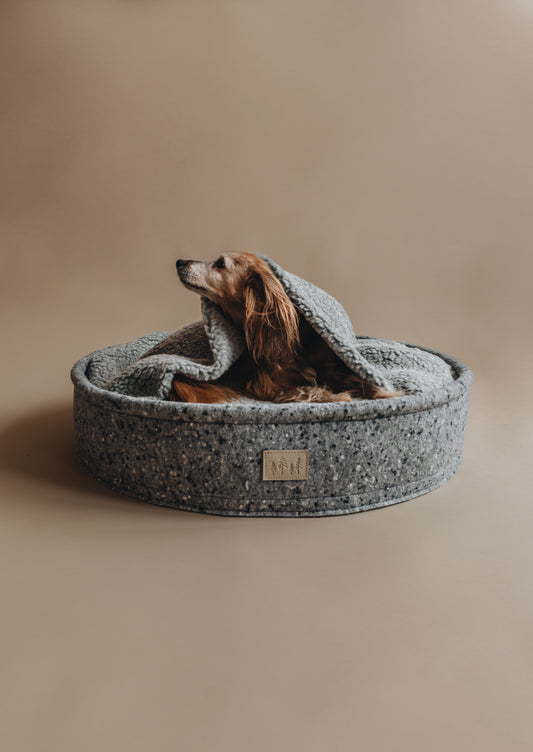 WOOL DOG BED. HAIN